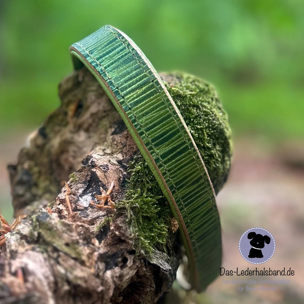 Genähte, geprägte Lederhalsbänder