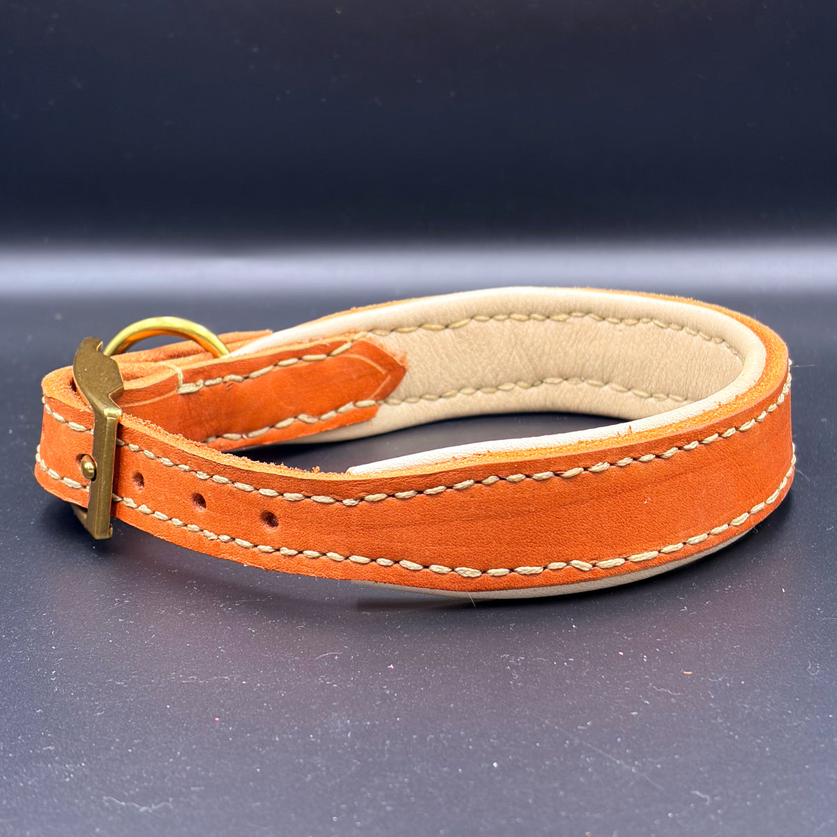 Fettlederhalsband Classic Whisky mit Rollschnalle