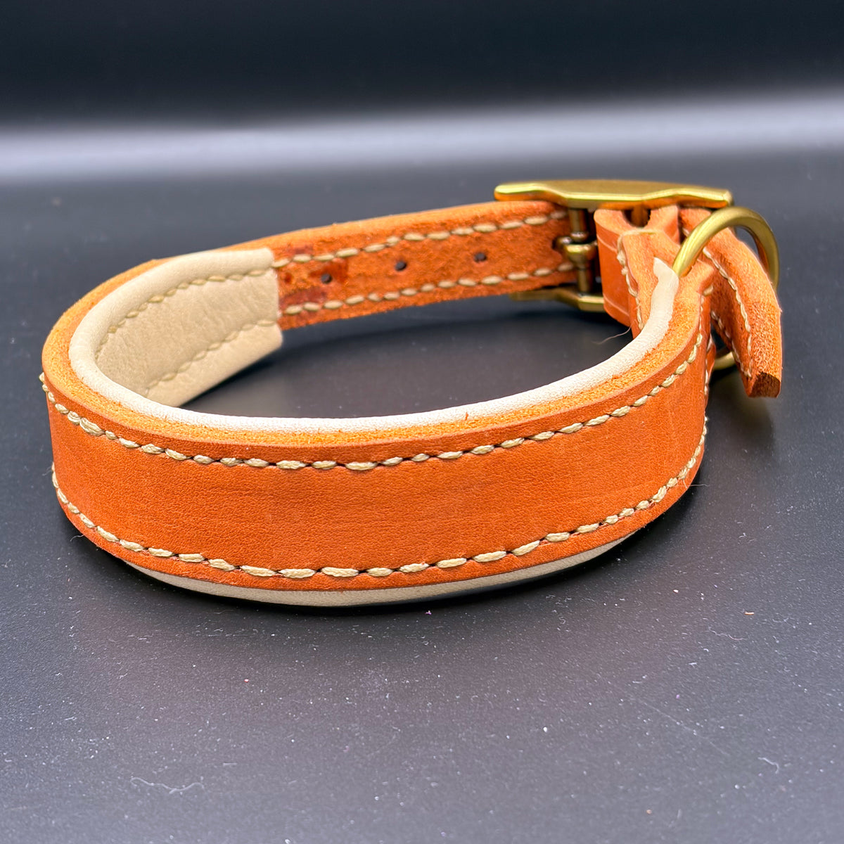 Fettlederhalsband Classic Whisky mit Rollschnalle