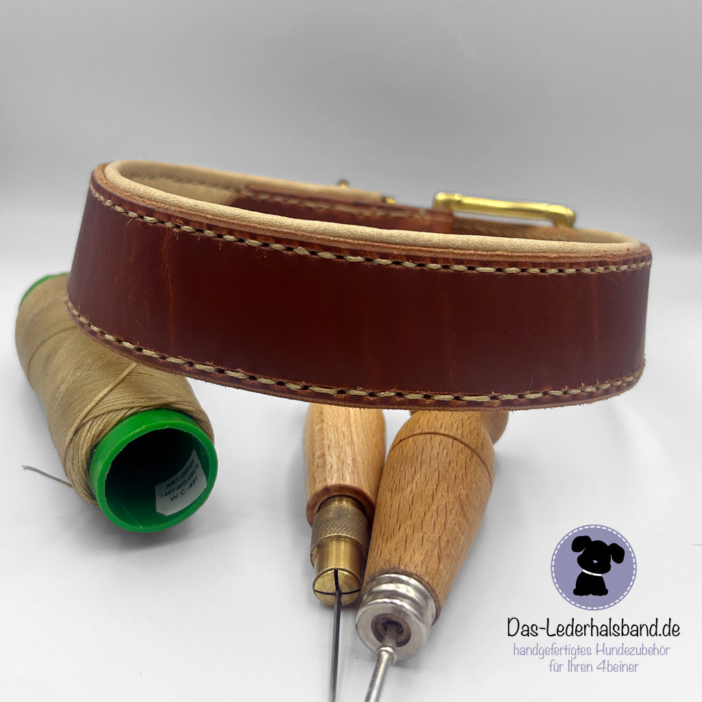 Handgemachtes Lederhalsband in braun | DesignYourself