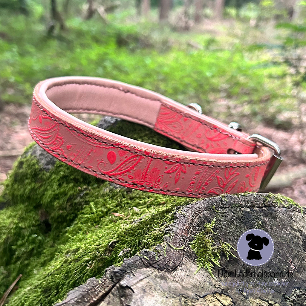 Geprägtes Lederhalsband rosa-pink