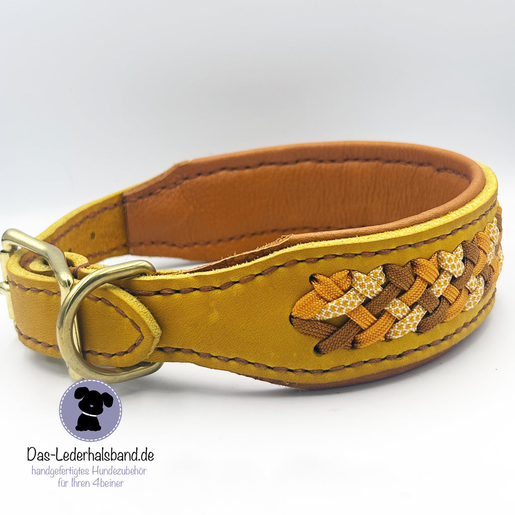 Fettlederhalsband-mit-Aufflechtung-herbst-curryfarben-Seitenansicht
