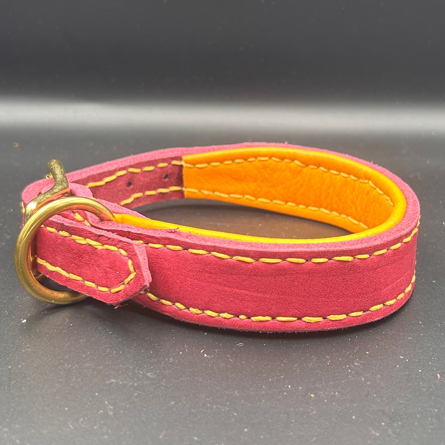 Fettlederhalsband Classic Beere mit Rollschnalle