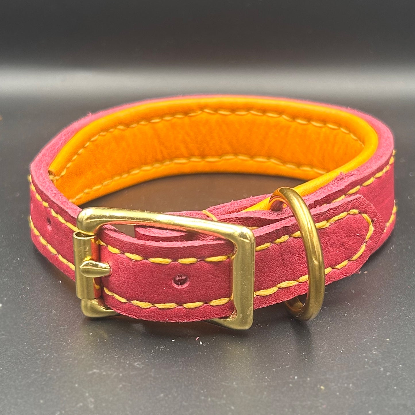 Fettlederhalsband Classic Beere mit Rollschnalle