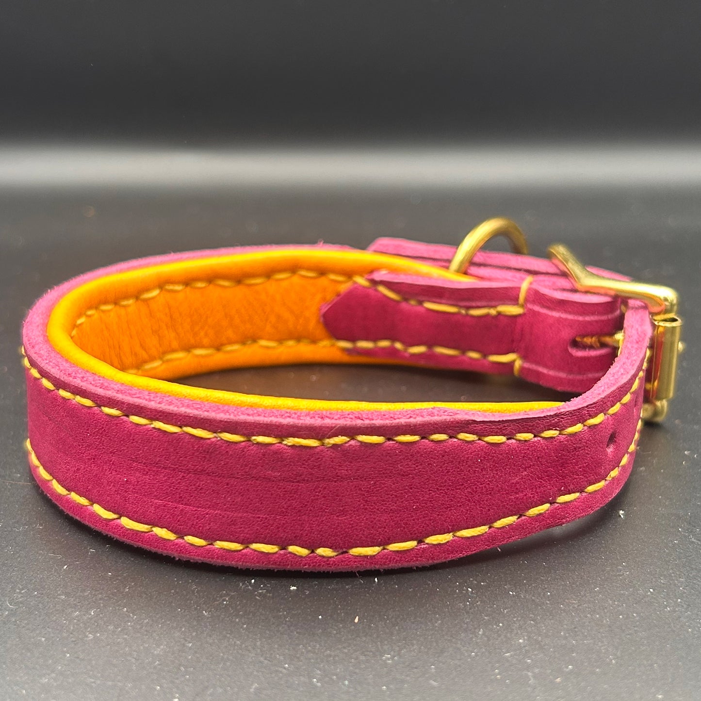 Fettlederhalsband Classic Beere mit Rollschnalle