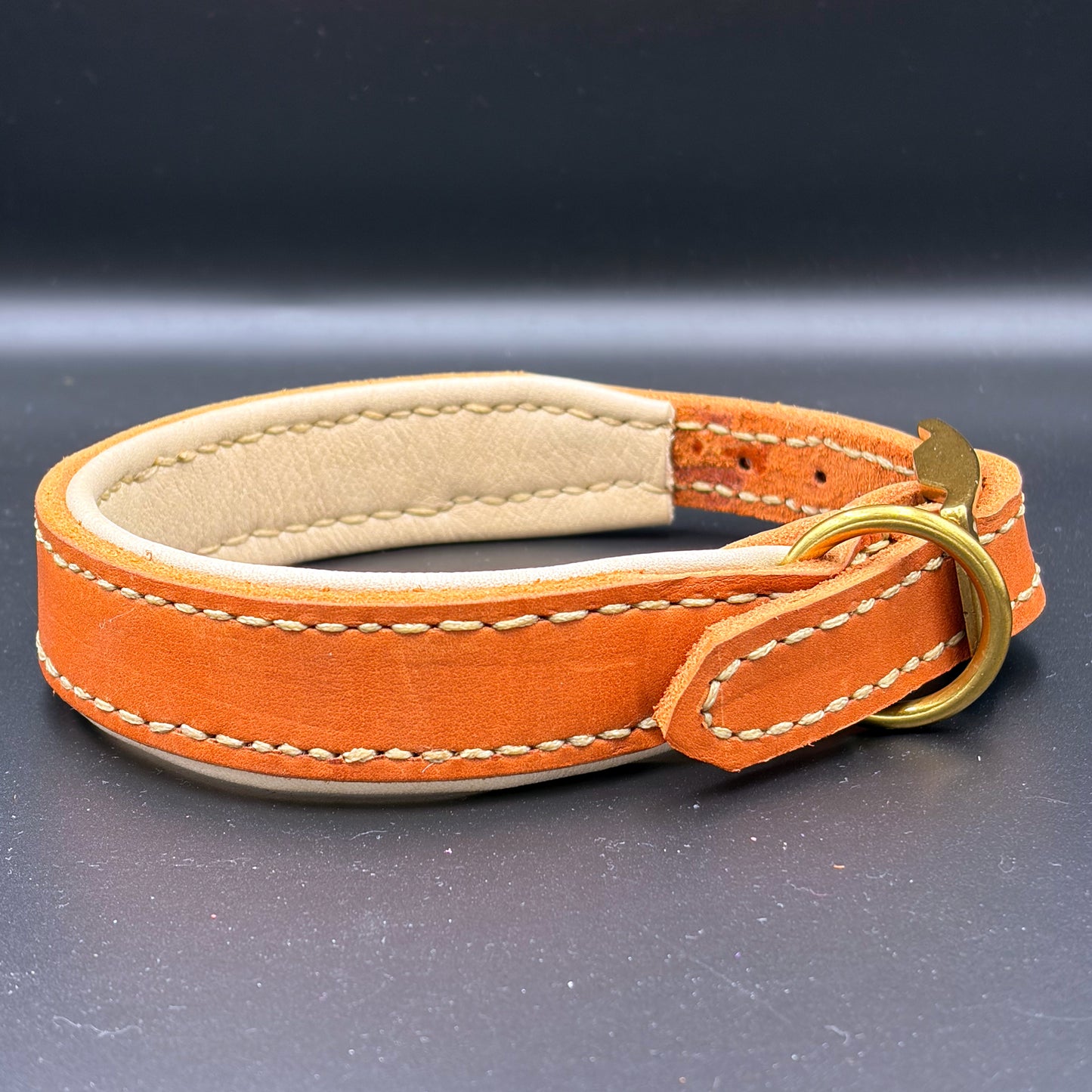 Fettlederhalsband Classic Whisky mit Rollschnalle