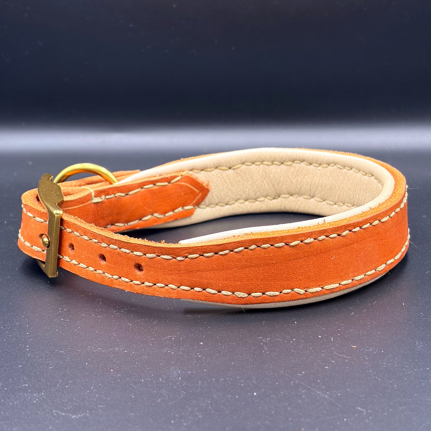 Fettlederhalsband Classic Whisky mit Rollschnalle