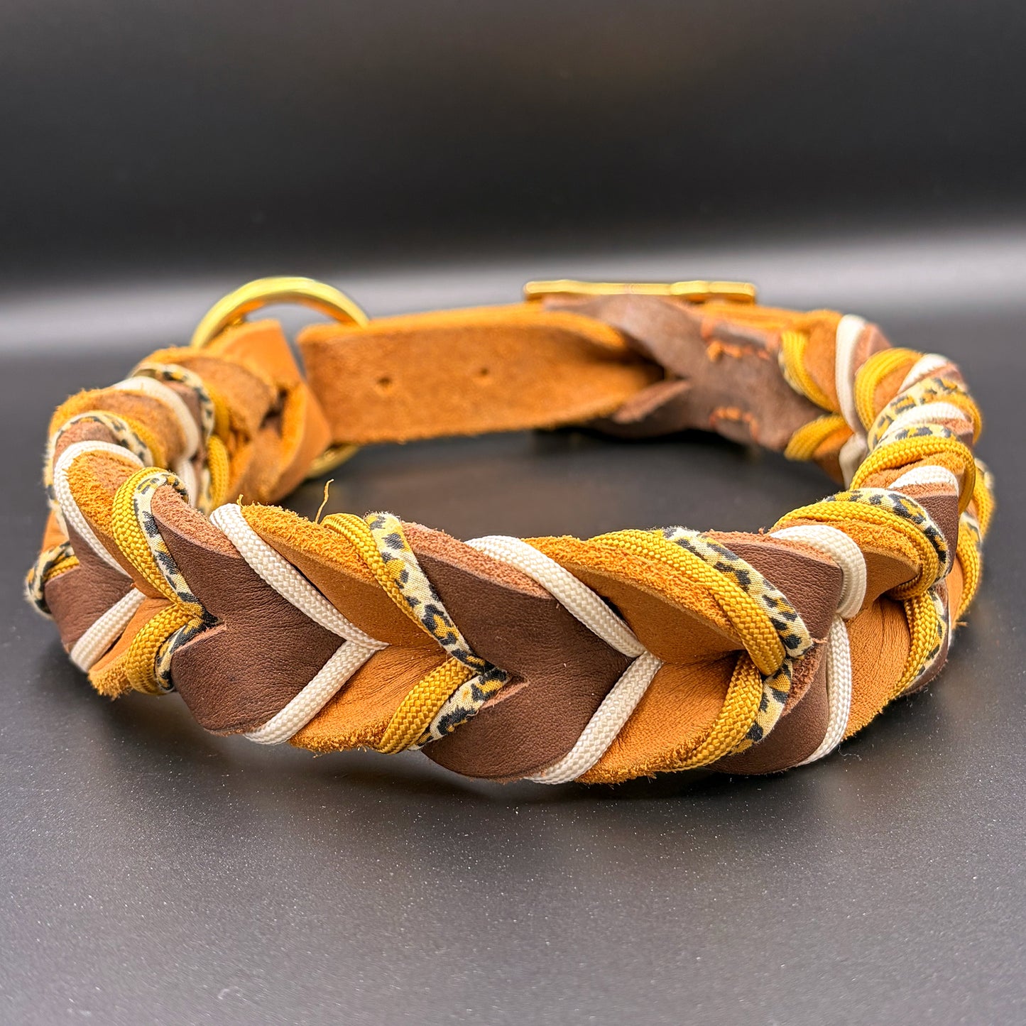 Fettlederhalsband Leo in Cognac