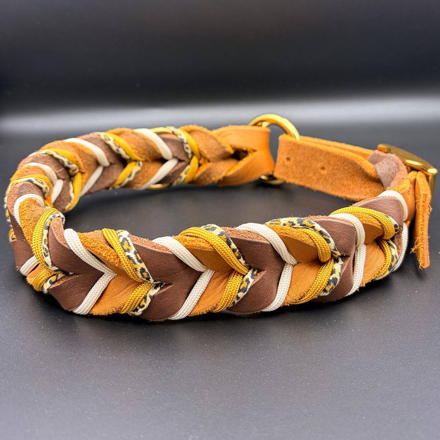 Fettlederhalsband Leo in Cognac
