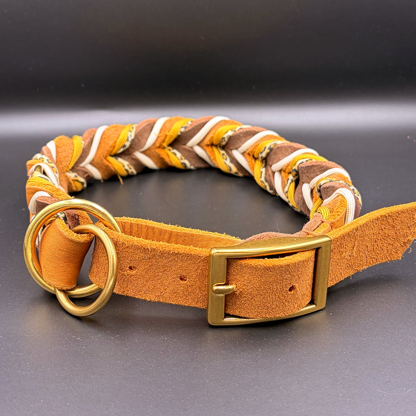 Fettlederhalsband Leo in Cognac