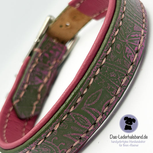 Sofortkauf: Geprägtes Lederhalsband "Paisley" 31-36cm - Oliv-rosa