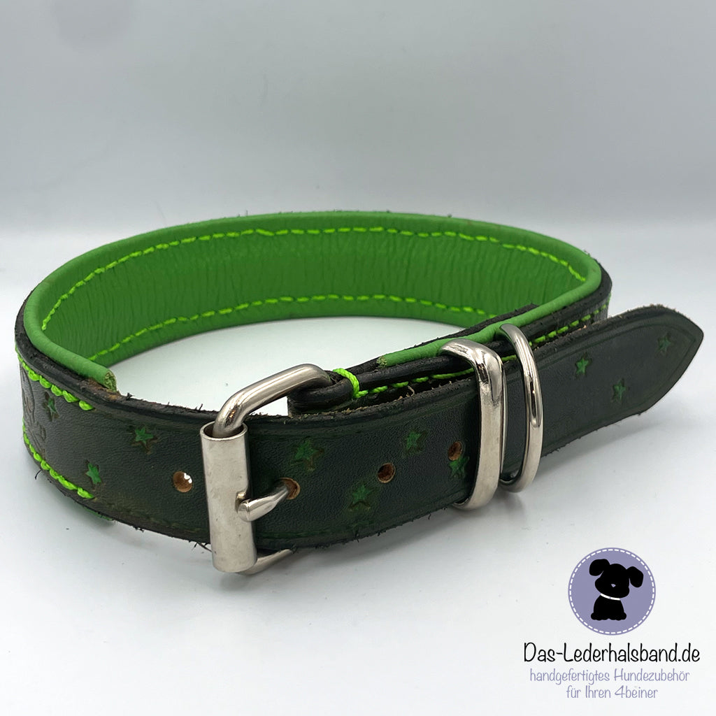 Unikat - Lederhalsband "Zicke" Totenköpfe 40-46cm - schwarz-apfelgrün